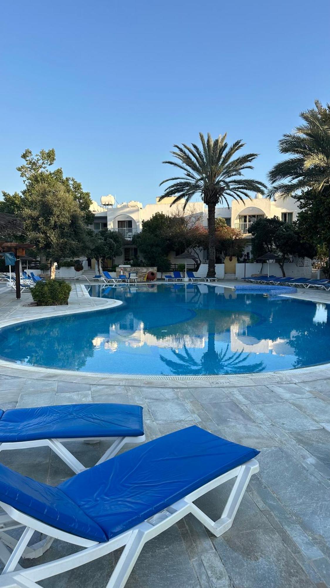 Paphos Gardens Studio Suite 外观 照片